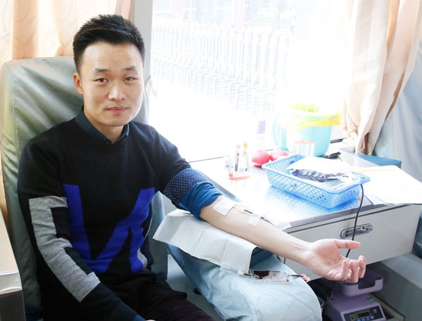 虎豹男裝獻(xiàn)血